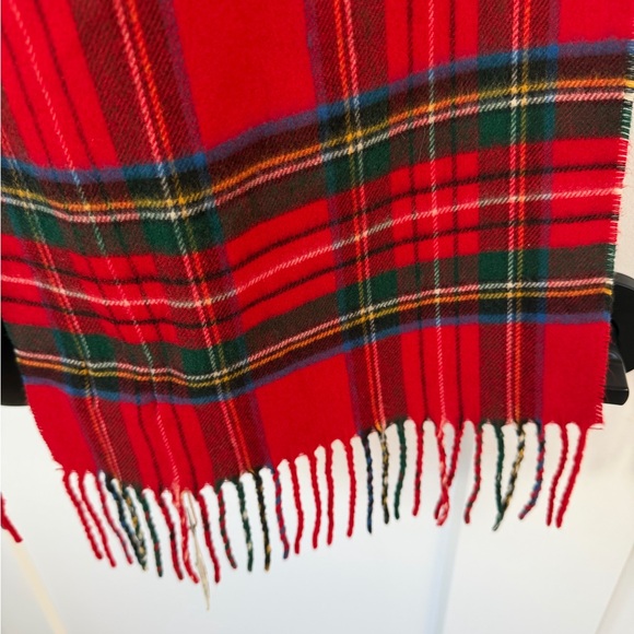 TNA NWT red tartan plaid scarf with fringe. Iconic ARTITZIA accessory for Winter - Picture 5 of 12